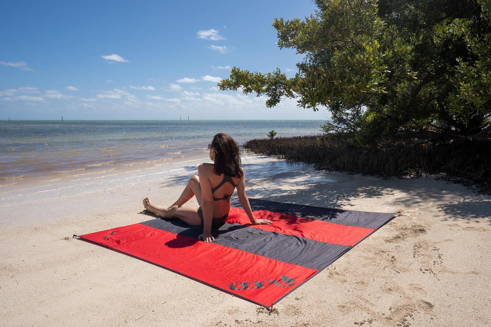 Eagles Nest Outfitters Inc. Blanket, ENO Islander Blanket on a beach